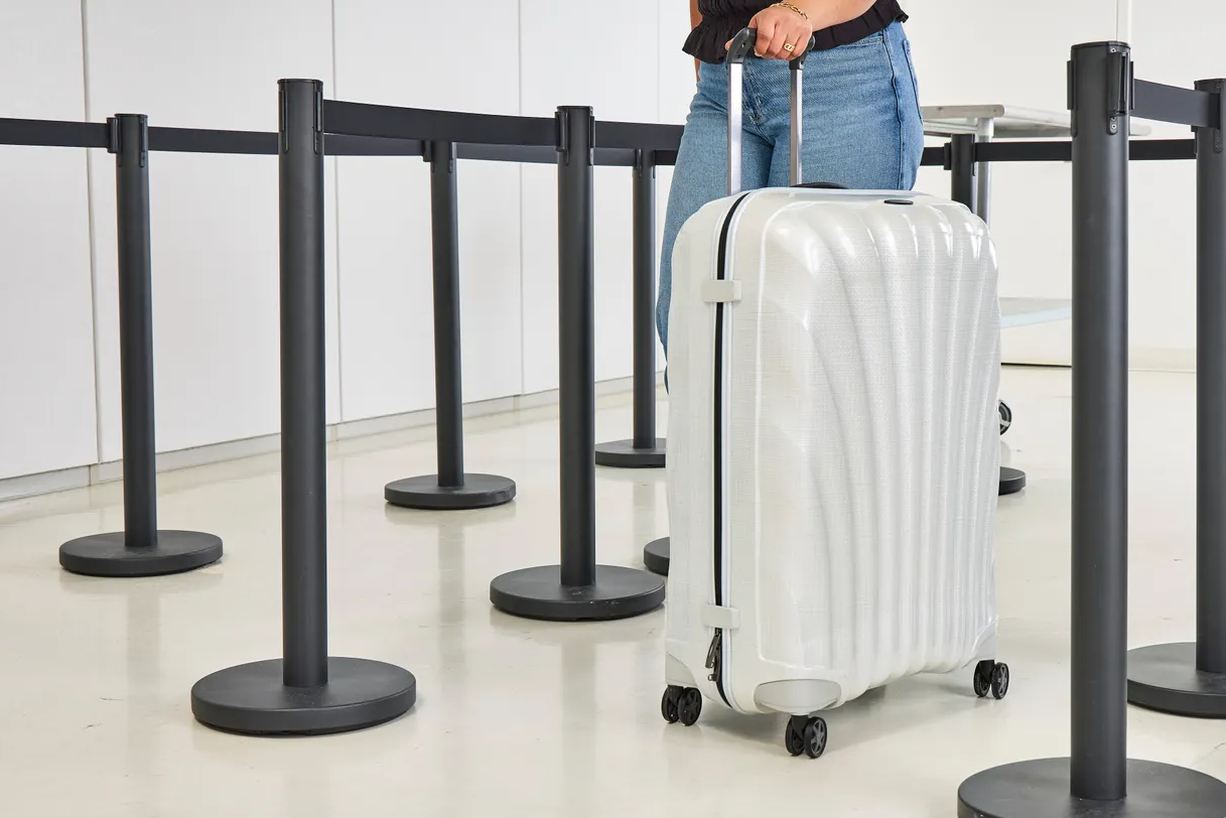 Level8 Grace set and a Samsonite set side by side on an airport floor